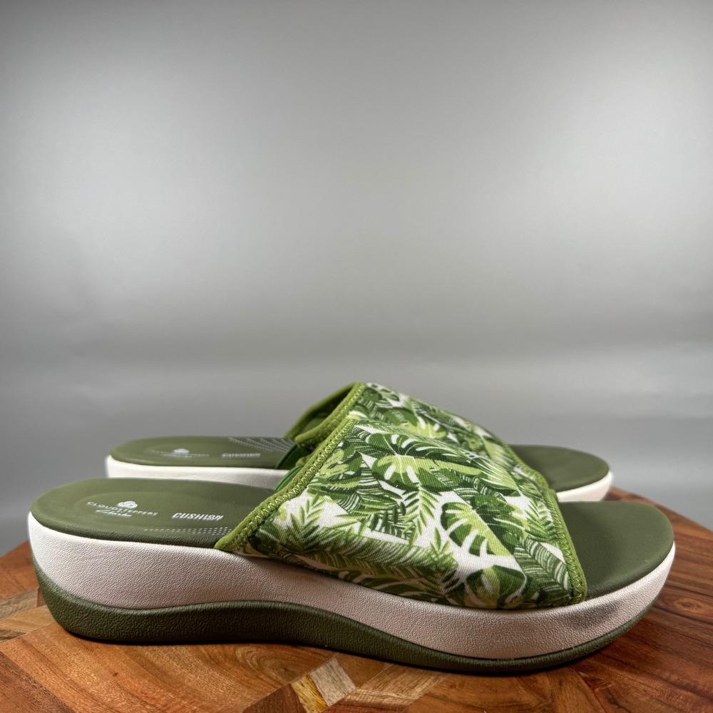 Clarks Cloudsteppers Arla Glade Green Tropical Palm Wedge Slide Sandals 7.5W